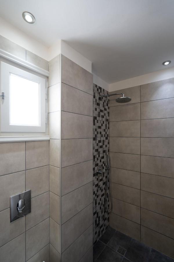 White Lily Suites & Lofts - Adults Only 16 Plus Perivolos  Dış mekan fotoğraf