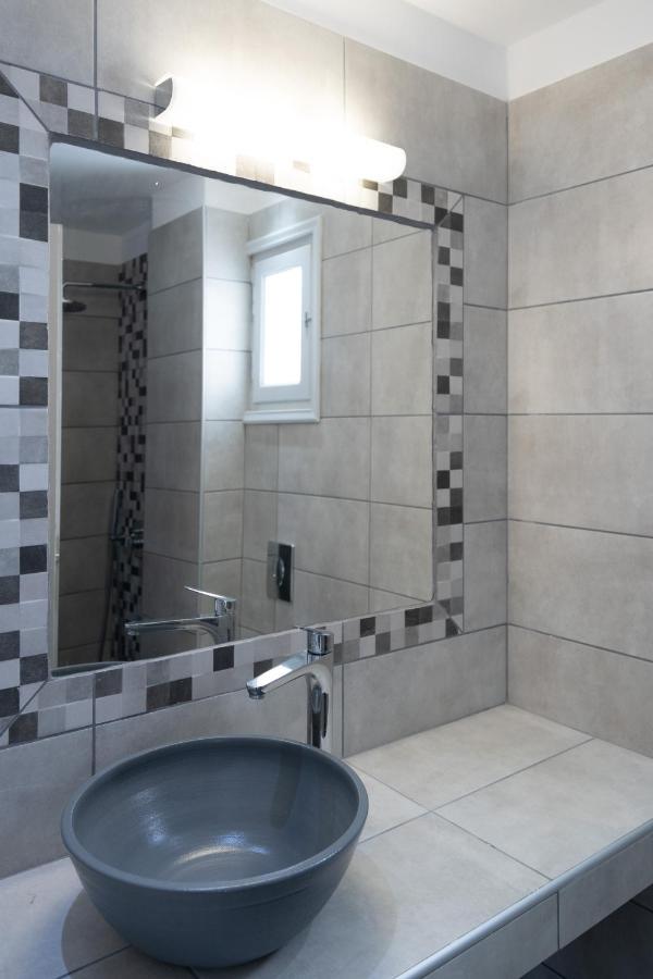 White Lily Suites & Lofts - Adults Only 16 Plus Perivolos  Dış mekan fotoğraf