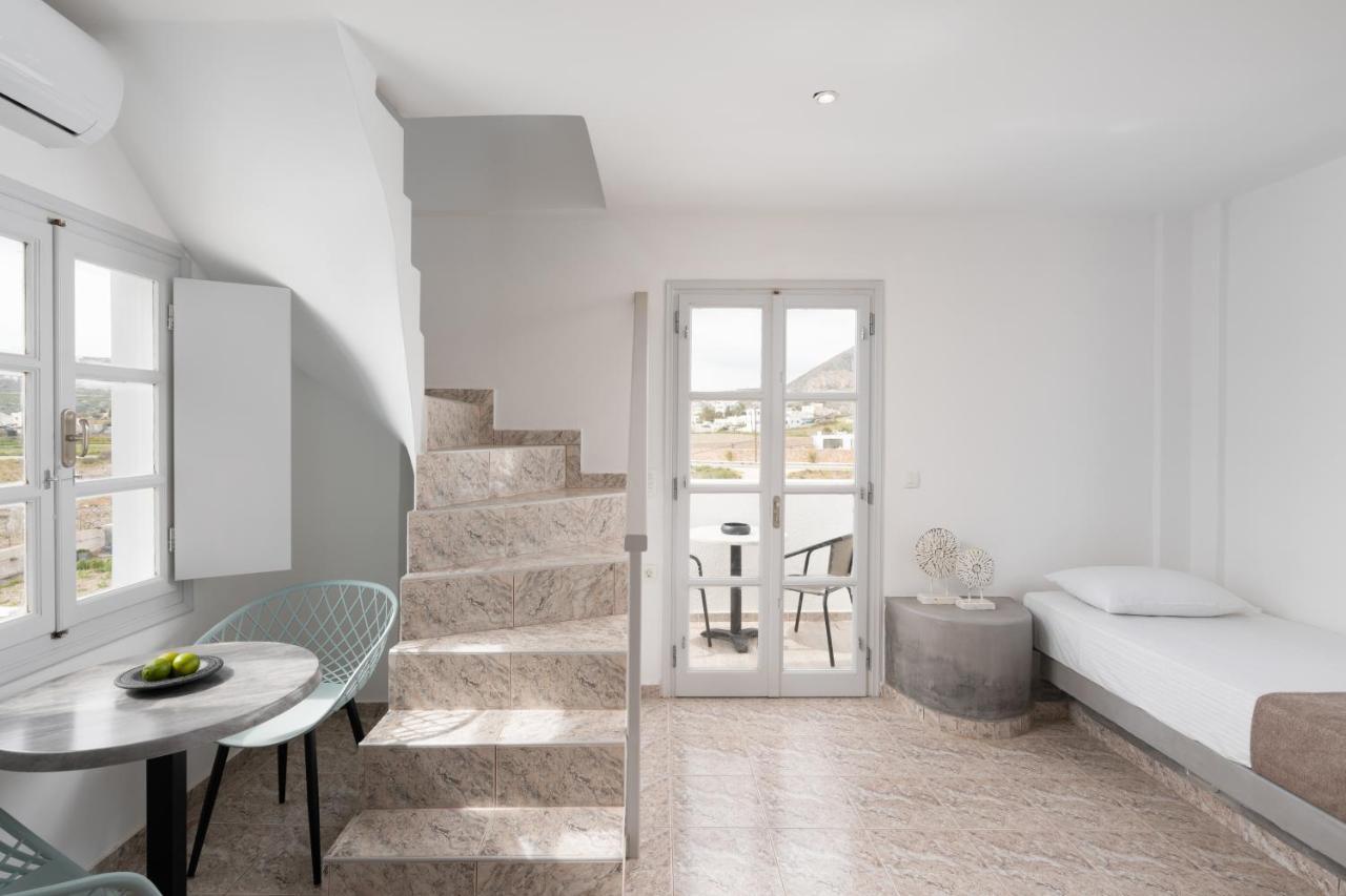 White Lily Suites & Lofts - Adults Only 16 Plus Perivolos  Dış mekan fotoğraf