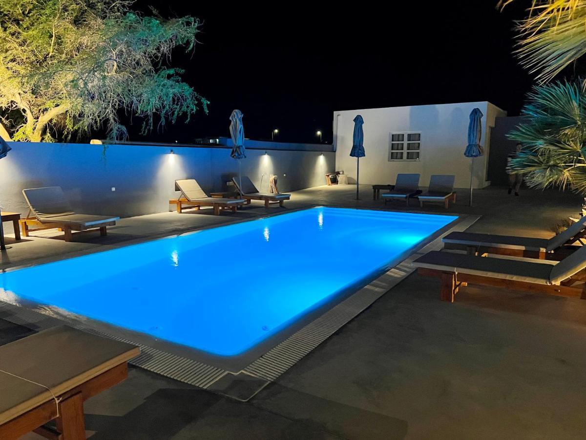 White Lily Suites & Lofts - Adults Only 16 Plus Perivolos  Dış mekan fotoğraf
