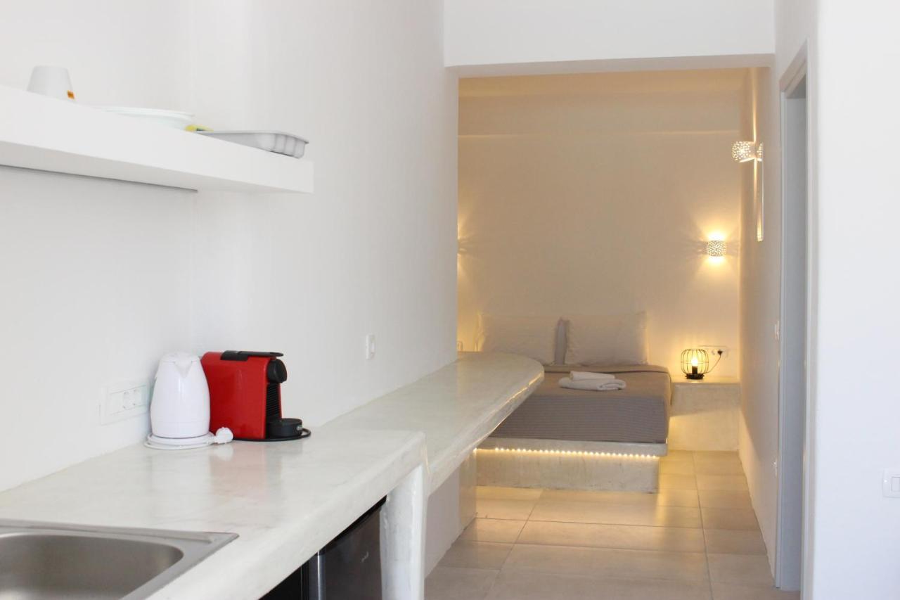 White Lily Suites & Lofts - Adults Only 16 Plus Perivolos  Dış mekan fotoğraf