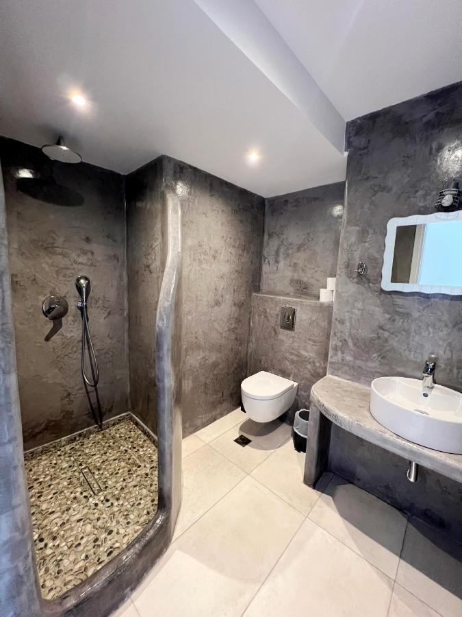 White Lily Suites & Lofts - Adults Only 16 Plus Perivolos  Dış mekan fotoğraf