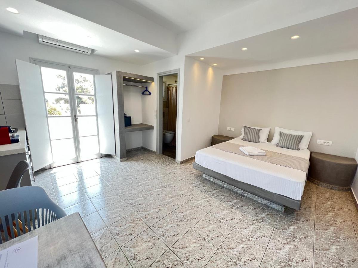 White Lily Suites & Lofts - Adults Only 16 Plus Perivolos  Dış mekan fotoğraf