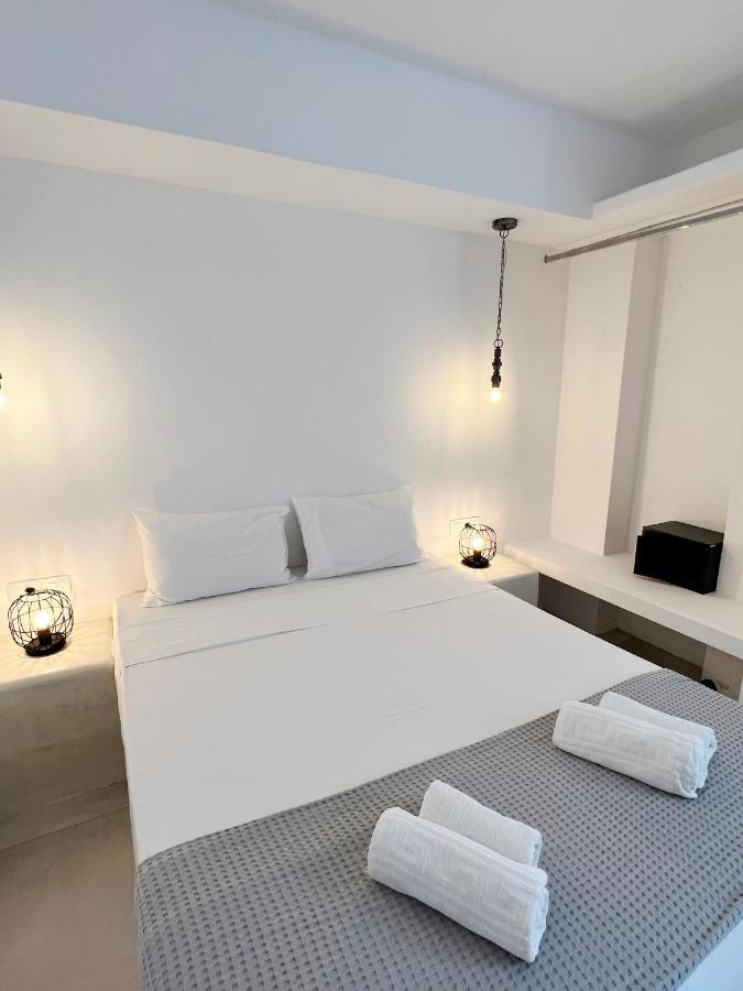White Lily Suites & Lofts - Adults Only 16 Plus Perivolos  Dış mekan fotoğraf