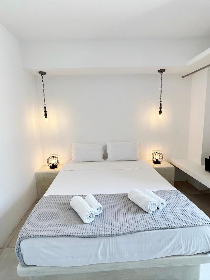 White Lily Suites & Lofts - Adults Only 16 Plus Perivolos  Dış mekan fotoğraf
