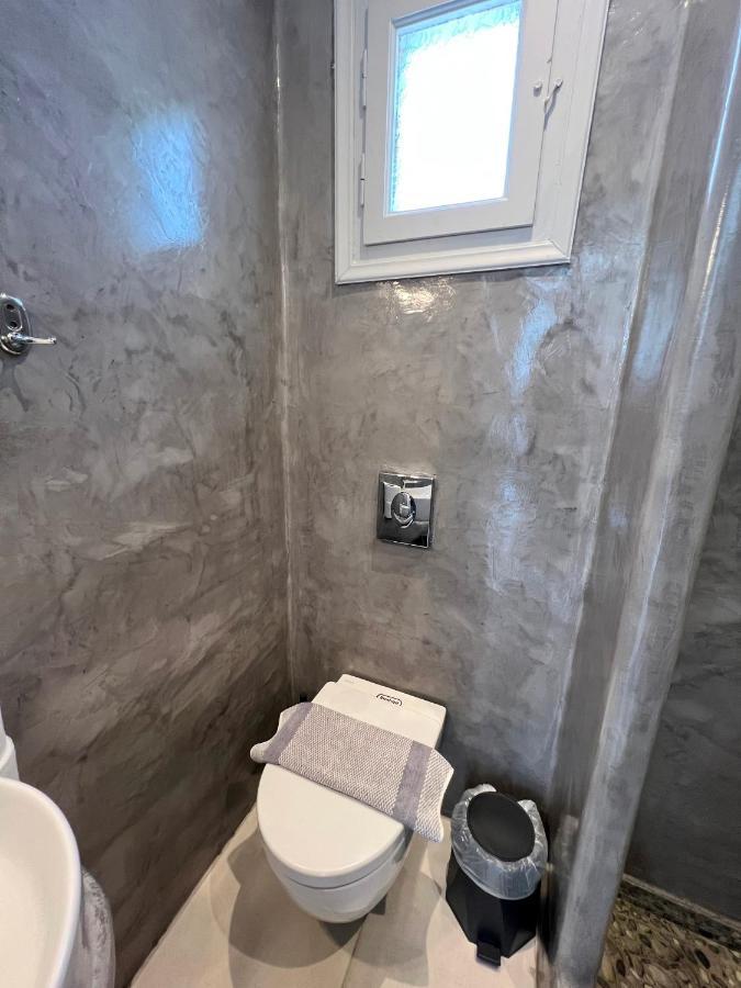 White Lily Suites & Lofts - Adults Only 16 Plus Perivolos  Dış mekan fotoğraf