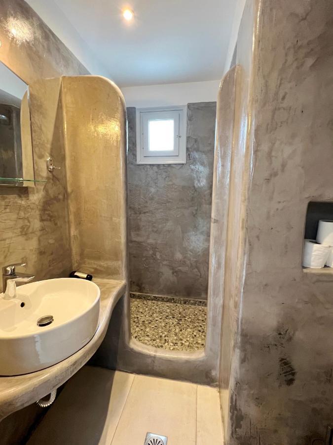 White Lily Suites & Lofts - Adults Only 16 Plus Perivolos  Dış mekan fotoğraf