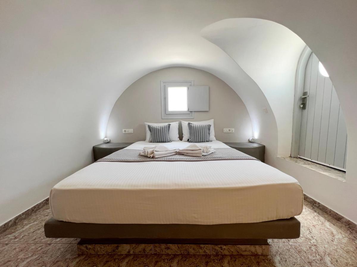 White Lily Suites & Lofts - Adults Only 16 Plus Perivolos  Dış mekan fotoğraf